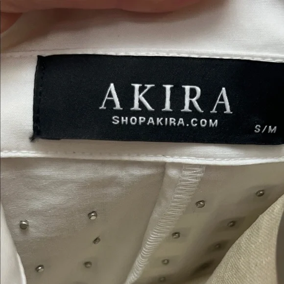 ✨🐈‍⬛ Shop Akria White Oversized Button-Down Shirt 👔 Silver Pyramid Studs - Picture 5 of 5